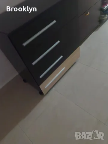 Продава се скрин , снимка 5 - Скринове - 55659524