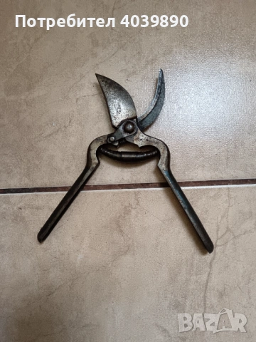 Много стари лозарски ножици 