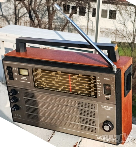 71📻✨ Върни си спомените с реставрираното SELENA B216 – 35 €