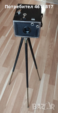 Фотоапарат с тринога, снимка 2 - Антикварни и старинни предмети - 54088811