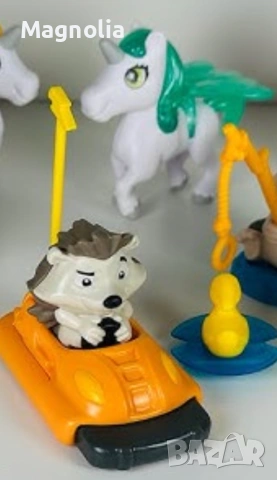 Kinder Maxi Киндер Макси зелен еднорог и таралеж с кола от Великденската серия