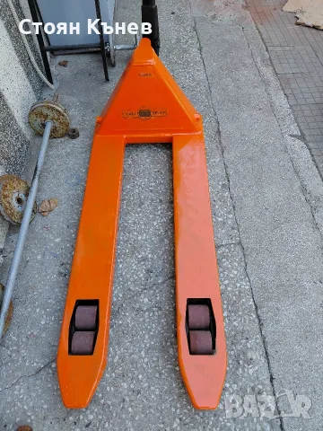 Палетна количка 2500 кг.