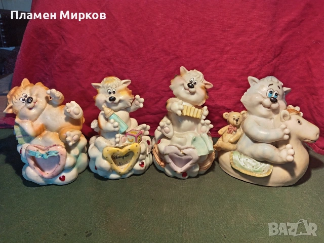Четири порцеланови касички