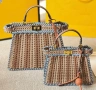 Чанта Fendi естествена кожа, снимка 1