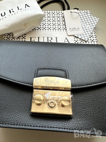 Дамска чанта Furla metropolis 21см в черен цвят, снимка 2 - Чанти - 54049317