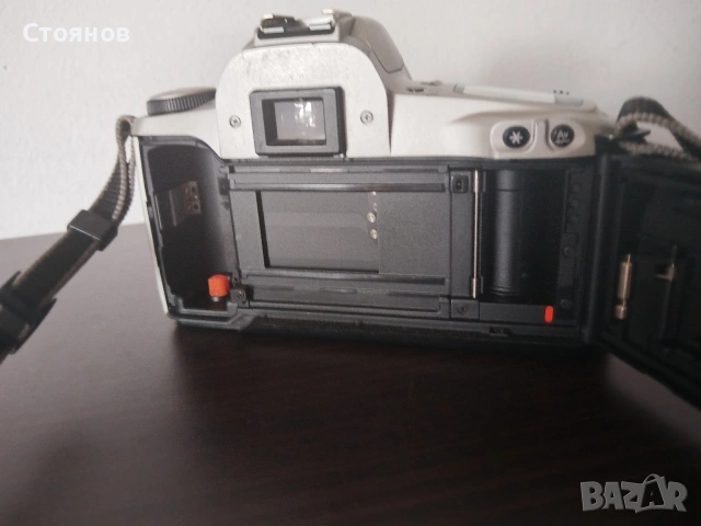 Камера Canon EOS 500N, снимка 10 - Фотоапарати - 55223794