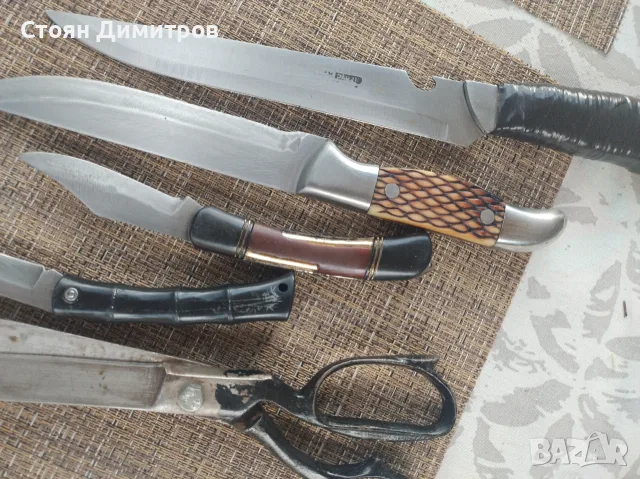 Два ножа стари здрави,две ножчета и шивашка ножица,,чилик,, стомана изработка красива на всички , снимка 12 - Антикварни и старинни предмети - 55616485