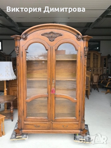 Витрина Антик / Библиотека 