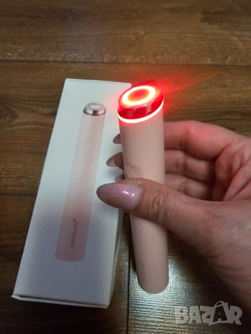 Medicube AGE-R Booster Pro Mini Pink уред за лице