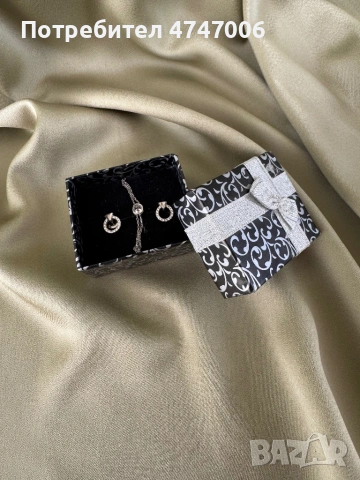 Сребърно колие Bijou Brigitte 925 с кръст, комплект обеци и гривна, снимка 3 - Бижутерийни комплекти - 54792475
