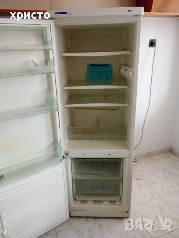 Продавам хладилник  либхер  с  фризерна  долна  част., снимка 2 - Хладилници - 54305296