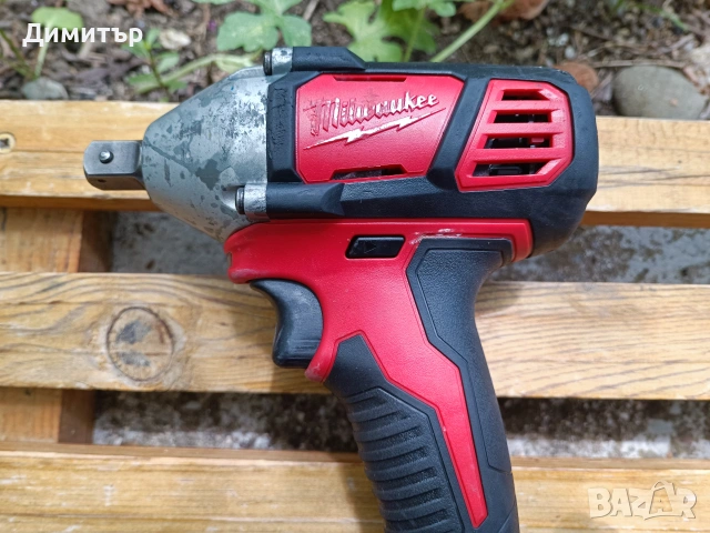 Milwaukee M18 BIW12 ½″ ударен гайковерт, снимка 2 - Винтоверти - 55253090