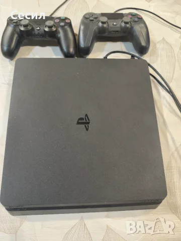 Плейстейшън 4 с 2 конзоли към него и 4 игри, снимка 2 - PlayStation конзоли - 55407736
