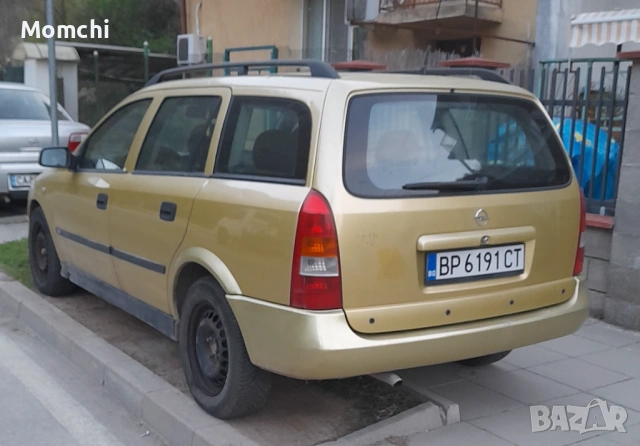 Опел Астра 1.6MI Автомат, снимка 3 - Автомобили и джипове - 54220663