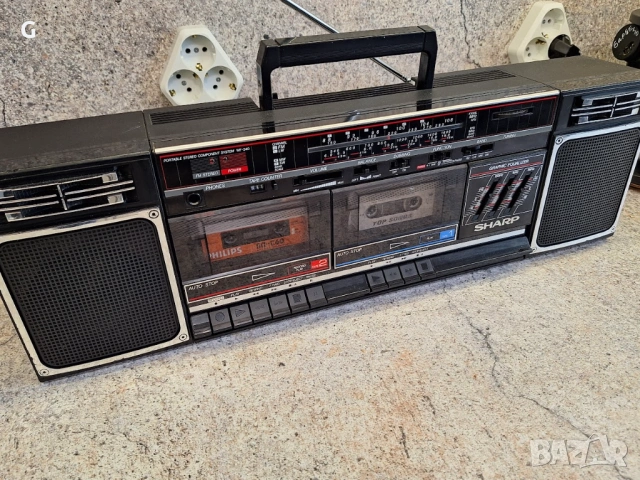 Стерео радиокасетофон Sharp WF-340E (BK). Всичко работи, като нов., снимка 2 - Радиокасетофони, транзистори - 54639220