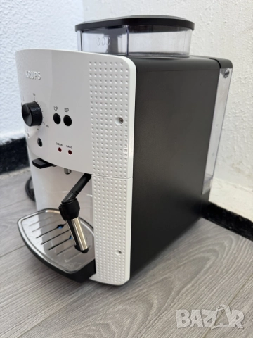 Компактен Кафеавтомат Krups Essential EA8105 (15 Bar, Метална мелачка, Еспресо), снимка 2 - Кафемашини - 55335116