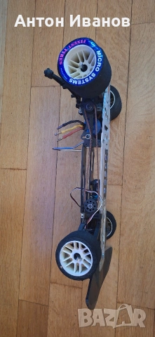RC Touring Car 1:10 4WD Competition – Brushless motor + много резервни части, снимка 4 - Дронове и аксесоари - 55267725