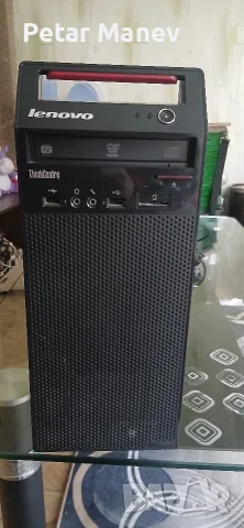 Настолен компютър Lenovo.