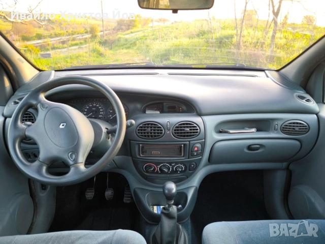 Renault Scenic 1.6, снимка 9 - Автомобили и джипове - 54857496