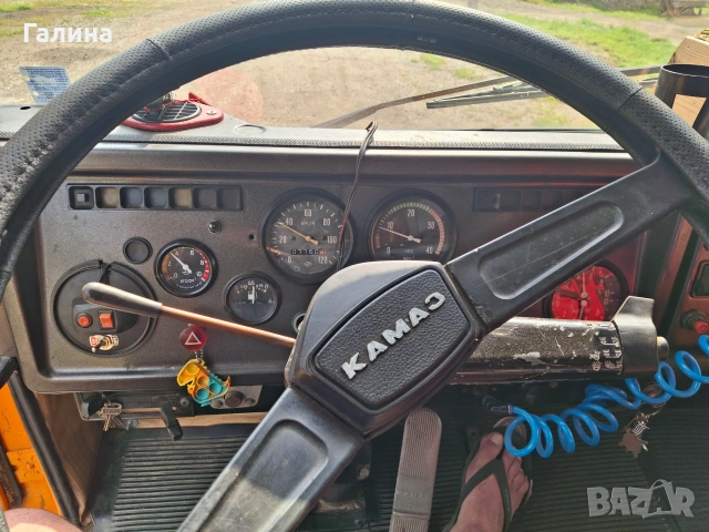 Продавам KAMAZ в перфектно състояние!Напълно обслужен нови гуми има и заден капак!, снимка 2 - Камиони - 55002528