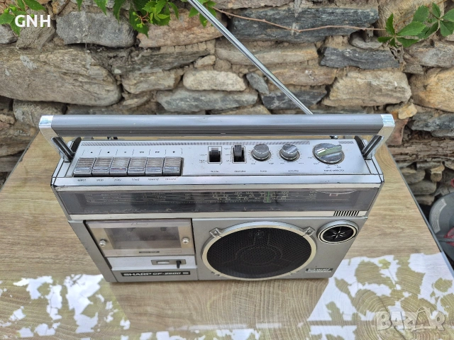 Радиокасетофон Sharp GF-2500Z, снимка 4 - Радиокасетофони, транзистори - 55190460