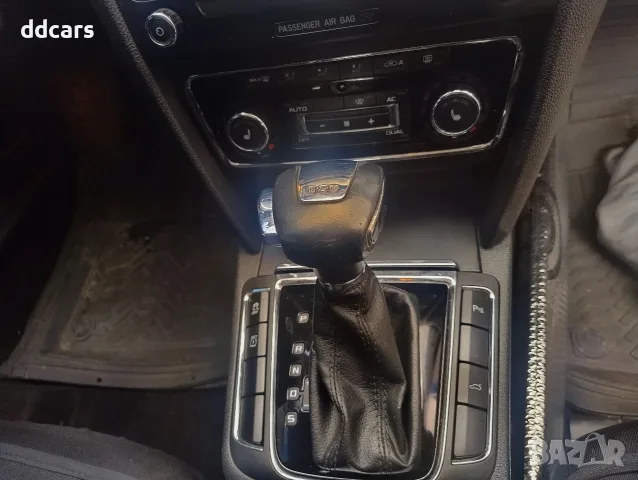 Skoda Superb 2012 2.0TDI 140 DSG, снимка 11 - Автомобили и джипове - 51442040