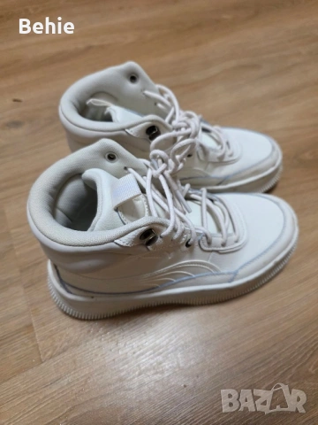 Бели маркови кецове, снимка 2 - Маратонки - 54046208