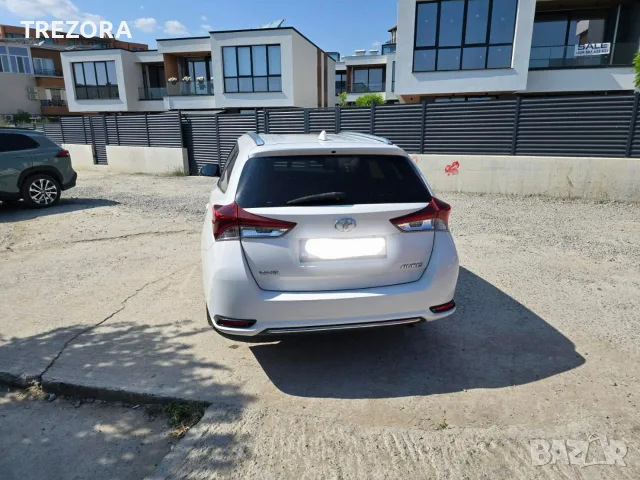 Toyota Auris 1.4 D4D-Facelift 🇮🇹, снимка 6 - Автомобили и джипове - 55606265