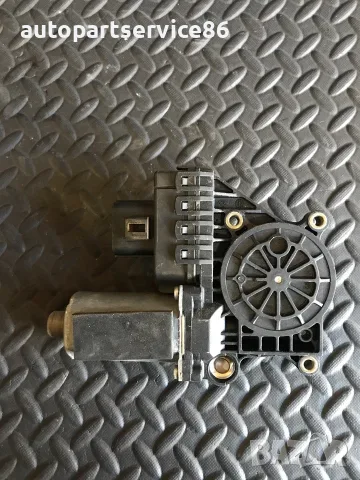 Мотор на стъклото на предна лява врата за Jaguar X Type (2003-2007) Bosch 0130821946, снимка 2 - Части - 55302444