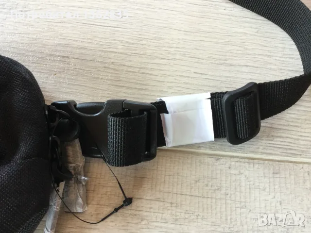 НОВА оригинална мъжка / унисекс черна чанта / crossbody bag / чантичка за кръста "банан" NEW BALANCE, снимка 3 - Чанти - 55310624