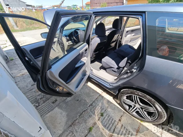 Mitsubishi Grandis 2.4 MIVEC 2007 ГАЗ 7 места, снимка 18 - Автомобили и джипове - 55422846