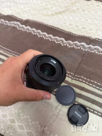 Продавам нов обектив Sony SEL-2870 (FE 3.5–5.6/28-70 OSS), снимка 2 - Фотоапарати - 54111532