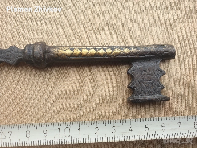 голям стар месингов ключ от манастирска килия, снимка 3 - Антикварни и старинни предмети - 54078826