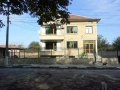 Продава се къща обзаведена , снимка 2