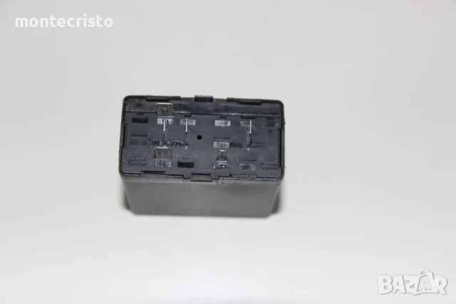 Реле 361 прибиращи се огледала Audi 4A0 907 440 / 4A0907440, снимка 3 - Части - 55341803