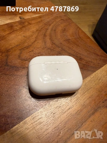 Продавам оригинален Apple AirPods Pro 2nd Gen charging case + 1 слушалка.