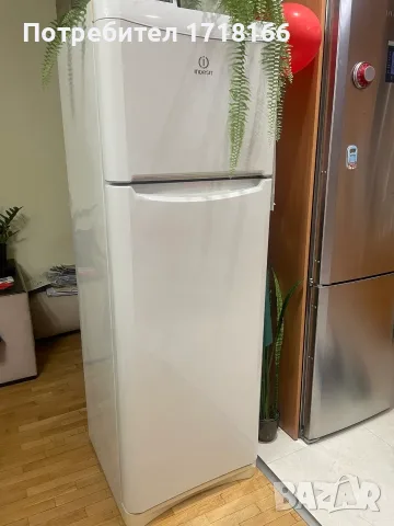 Продавам хладилник Indesit