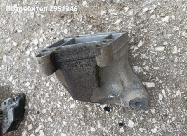 лапа двигател Mercedes ML W164 6422230304, снимка 2 - Части - 54635113