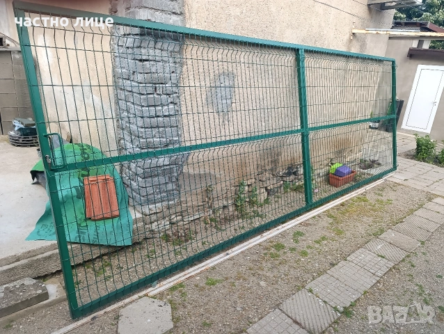 Желязна плъзгаща врата