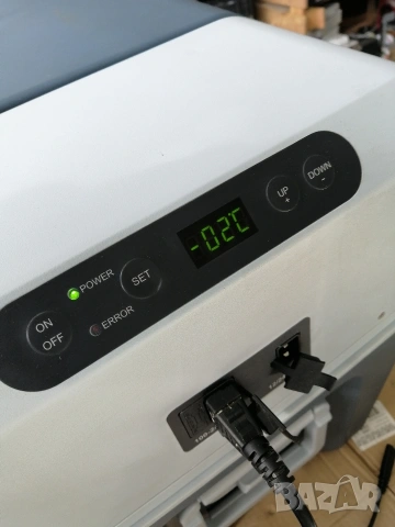 MOBICOOL 38L мобилен хладилник на 12V и 220V, снимка 12 - Хладилни чанти - 54602547