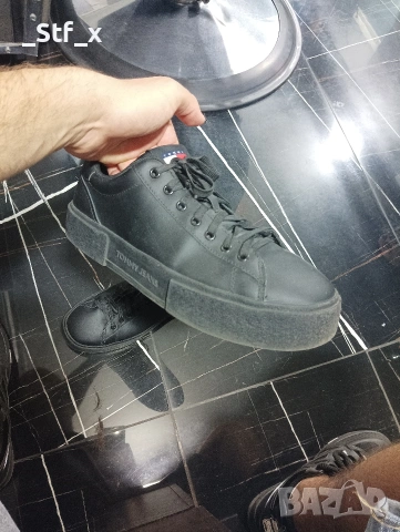 Tommy Hilfiger обувки оригинални , снимка 3 - Маратонки - 54946673