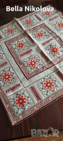 Ръчно бродирана покривка, снимка 6 - Покривки за маси - 53971468