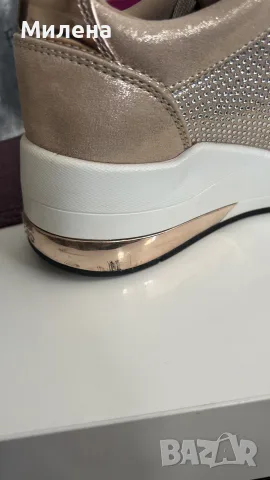 Сникърси Guess 38 размер, снимка 5 - Кецове - 55649299