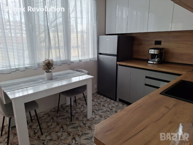 Тристаен апартамент под наем в Христо Смирненски