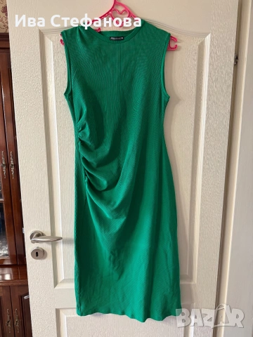 Елегантна дълга зелена 💚 миди дължина рокля Zara zara набрана в талията памук памучна рипс рипсена , снимка 2 - Рокли - 55125123