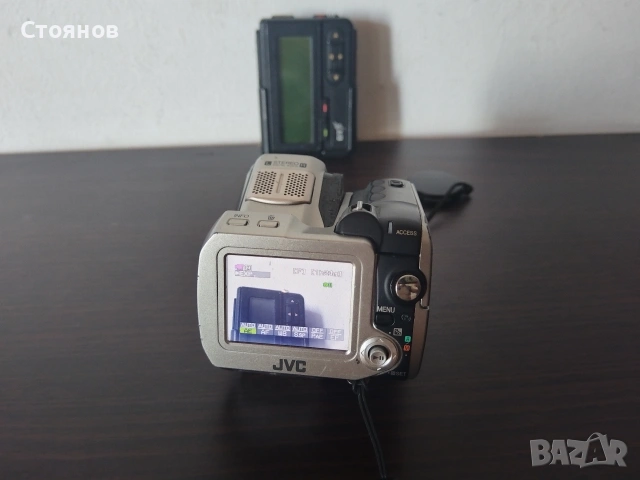 Камера JVC Everio GZ-MC200 Japan, снимка 10 - Камери - 54987194
