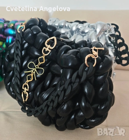 Ръчно плетени чанти Маршмелоуууу , снимка 3 - Чанти - 54293754