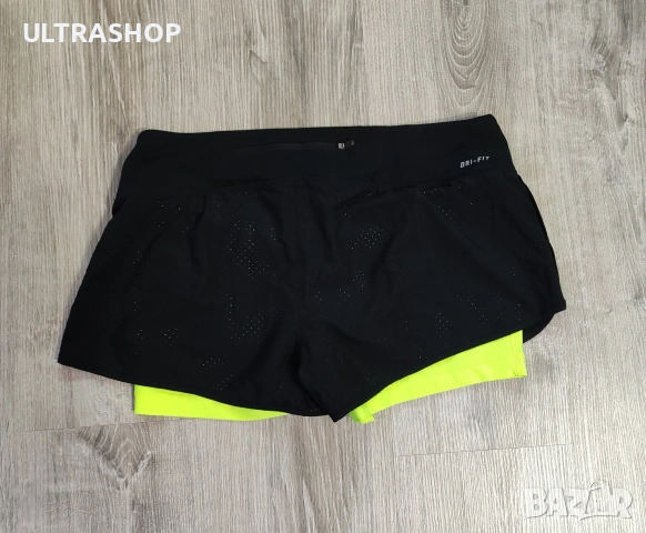 Nike M size Дамски спортни шорти Найк, снимка 7 - Къси панталони и бермуди - 54371936