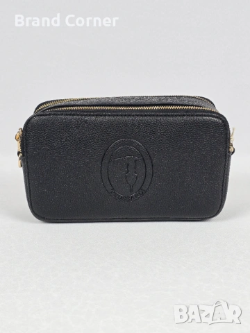 Нова дамска чанта Trussardi - черна със златисти детайли, снимка 2 - Чанти - 54407319