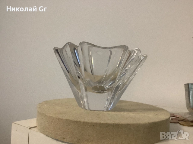 Декоративна ваза произведено в Швеция кристал автор Ларс Хеллетен 1970 години  има подпис, снимка 2 - Декорация за дома - 54709365